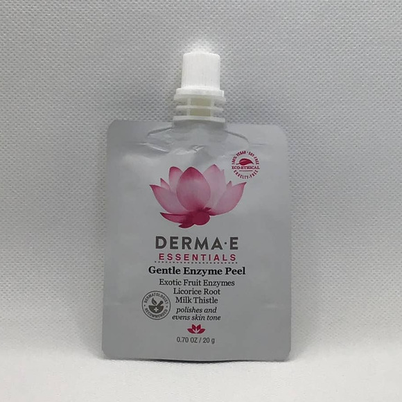 DERMA E ESSENTIALS SKINCARE KIT (BUNDLE OF 5) - Picture 2 of 6
